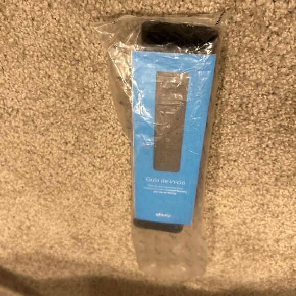 NWOT Xfinity XR15 X1 Voice Remote with Manual and Seal - Picture 2 of 6
